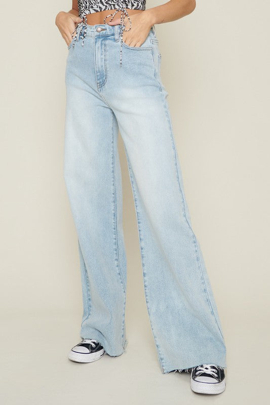 HIGH WAISTED WIDE LEG JEANS