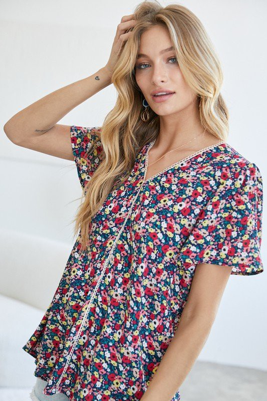 FLORAL PRINTED V NECK SHORT SLEEVE TOP