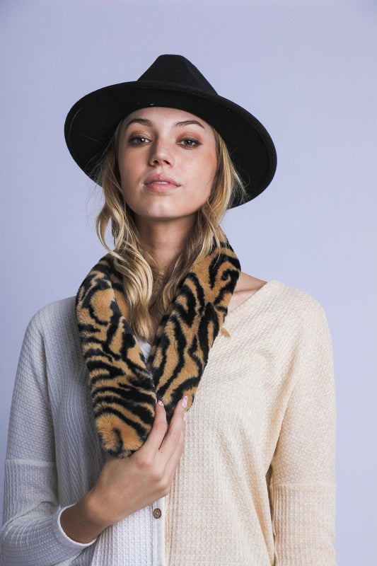 ZEBRA PRINT FAUX FUR SCARF