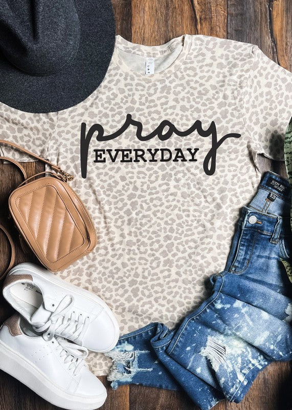 Pray Everyday Graphic Tee